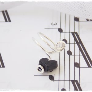 Keltische oormanchet, oorbel zonder piercing, manchet met draadwikkel, oormanchet van agaatsteen, manchet met boself, oormanchet meditatie yoga, oormanchet met edelsteen