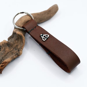 Trefoil Knot Leather Keychain, PERSONALIZED Leather Keyring, Men&#39;s Leather Keyfob, Trinity Knot Keyfob, Viking Keyfob, Triquetra Keyring