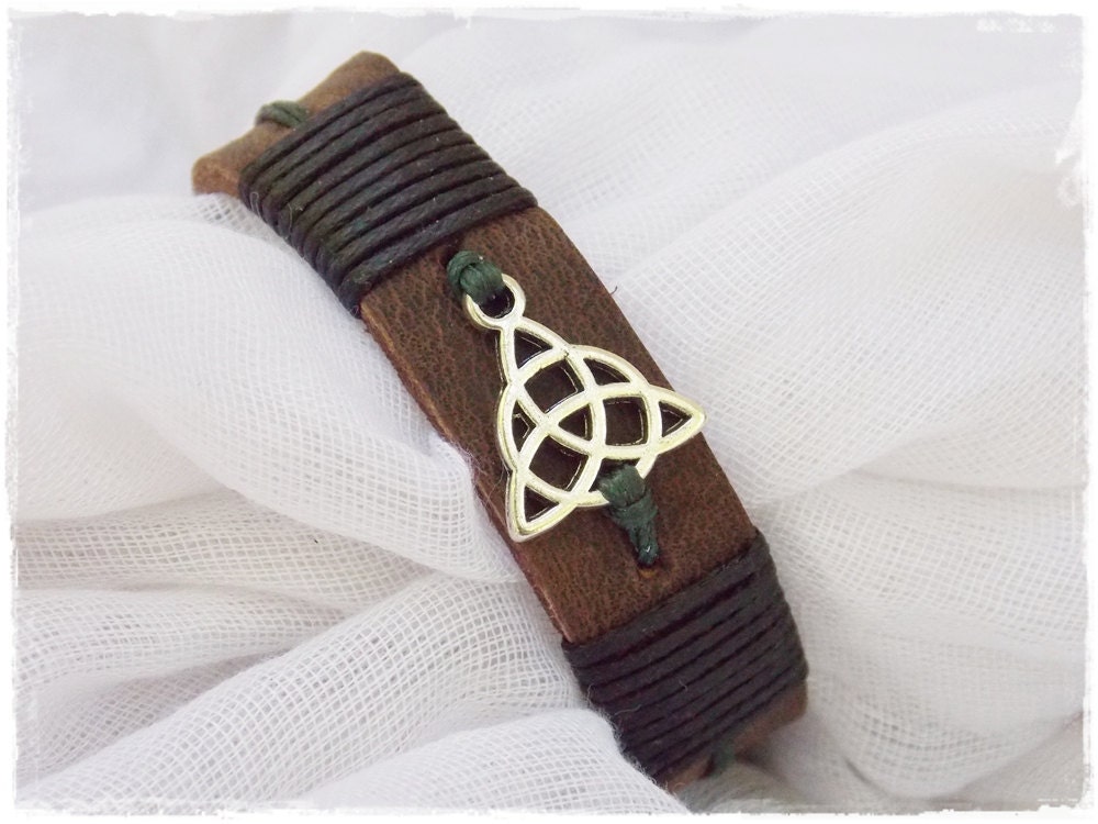 SAMPLE SALE: Triquetra Leather Bracelet Celtic Leather Bracelet Trinity Knot - Bild 2 von 11