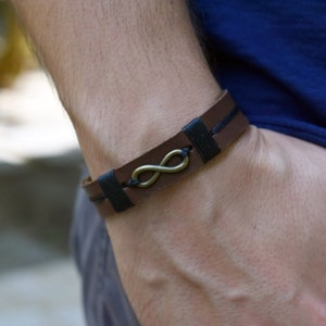 GEPERSONALISEERDE Infinity-armband voor heren, 3e verjaardag armband, Eternity lederen jubileumcadeau, aangepaste herenarmband