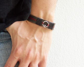 Claddagh Bracelet, Men&#39;s Leather Bracelet, Love Loyalty Friendship Bracelet, Irish Leather Bracelet Cuff, Engagement Celtic Bracelet Cuff