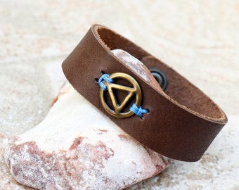 Custom Sobriety Leather Bracelet, Minimalistic Recovery Cuff for Men
