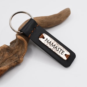 NAMASTE Keychain, PERSONALIZED Yoga Keychain, Spiritual KeyRing, Custom Engraving Wellbeing Leather KeyChain, House Warming Key-Chain