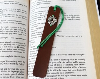 Heart Chakra Bookmark, PERSONALIZED Bookmark, Anahata Chakra Bookmark, Yoga Teacher Gift, Positive Energy Gift, Engraved Leather Bookmark