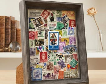 Kolaż ze starych znaczków z całego świata – oprawiona sztuka znaczków międzynarodowych, dekoracja ścienna z recyklingu