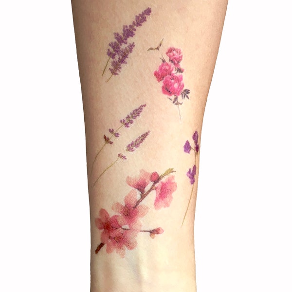 5 zarte florale temporäre Tattoos. Frische Frühling Bouquet Sammlung, Mode, romantisch, Blumenblumen, rose Lavendel Kirschblüte violett