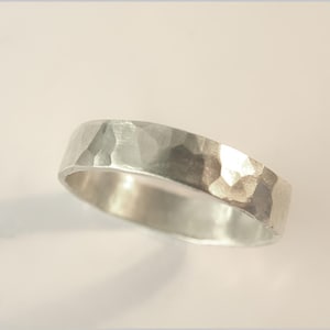 Gehamerde ring, 925 sterling zilver, unisex ring, herensieraad, cadeau, zilveren ring voor hem of haar, damesring, trouwring - Artikelnr. 105