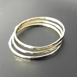 Schmuck Stapelringe gold extra zart Set 3 Ringe mini midi Sterling Silber gehämmert Stackingring Vorsteckringe Damenring Geschenke Knuckle Bild 6