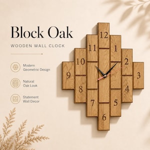 Geometrisk väggklocka i ek, modern trädesign (350 x 470 mm) bild 1