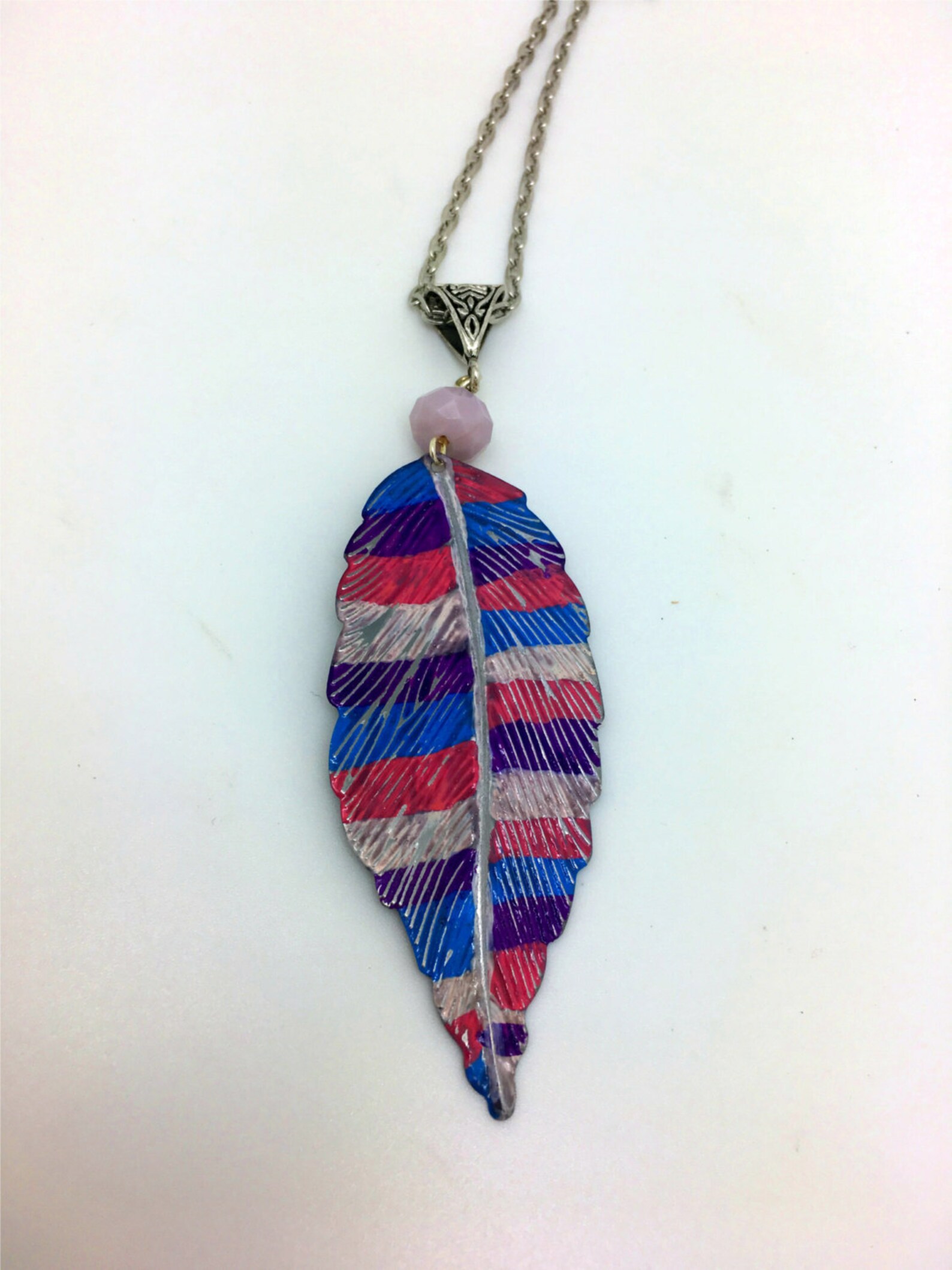 Pastell Feder-Anhänger mit Akzent Bead Feder Anhänger Layering | Etsy