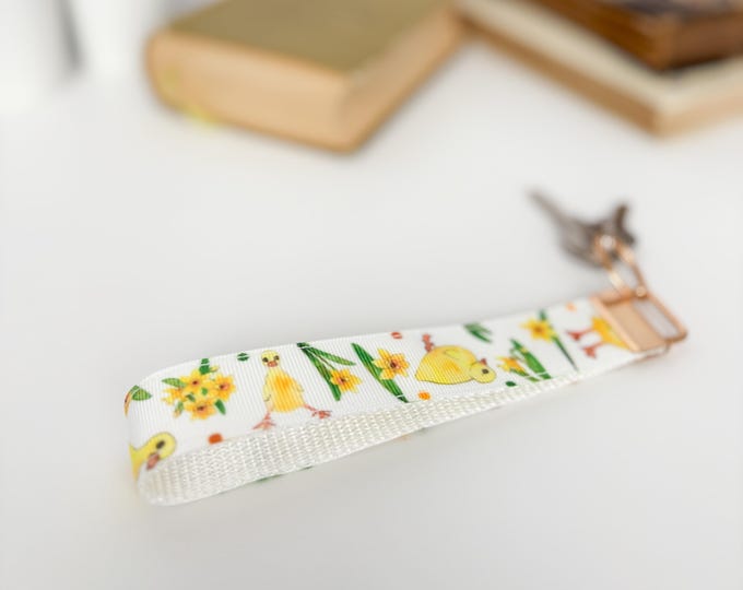 Ducklings and daffodils key fob / Ducklings lover key wristlet holder / Yellow floral key chain