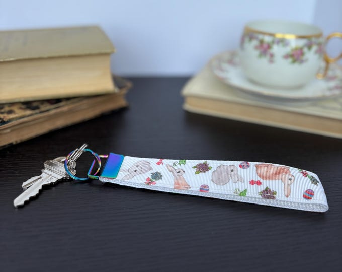 Easter bunnies key fob / Bunny lover key wristlet holder / Rabbit key chain