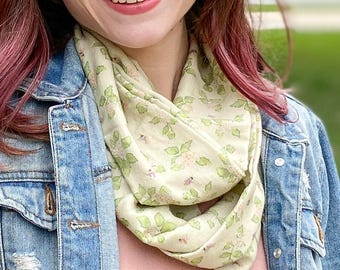 Bamboo gauze Spirae and bees exclusive print infinity scarf, soft and comfortable green and yellow circle scarf, original loop scarf