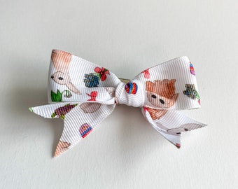 Easter bunnies hair bow / Bunny lover hair clip / Rabbit lady hair bow