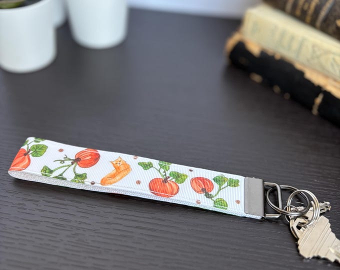 Orange cat and pumpkins Halloween key fob / Cats lover key wristlet holder / Orange cat and pumpkings key chain