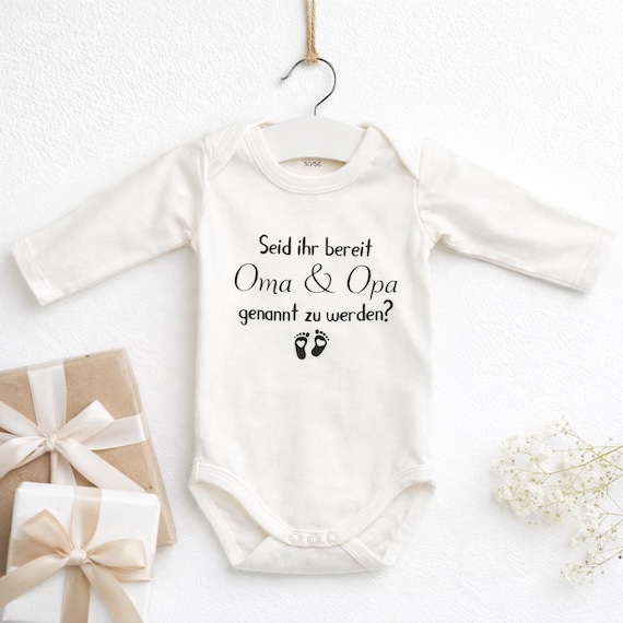 Pregnancy Announcement Baby Bodysuit – Grandma & Grandpa are becoming grandparents | Baby Announcement Gift | Personalized by AllerleiPlottereiByS