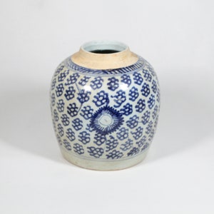 Antique Ginger Jar Blue White Lotus