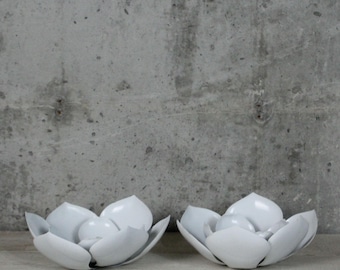 Kandelaars met witte lotus uit de jaren 80
