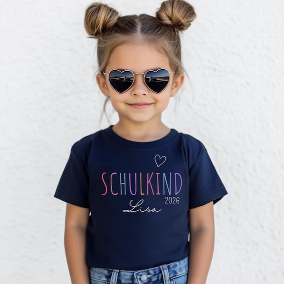 Schulkind T-Shirt mit Namen, Einschulung 2026 Shirt, Erste Klasse Tshirt, Erstklässler T-Shirt, Einschulungsgeschenk für Jungen & Mädchen
