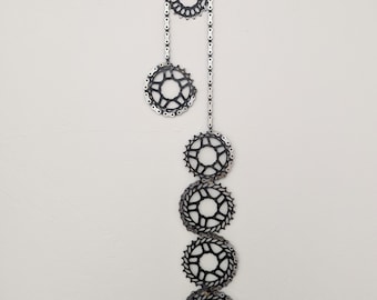 Upcycled Bicycle Sprocket Wall Art: Industrial Metal Sculpture