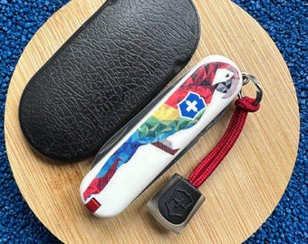 Navaja suiza Victorinox Classic SD 2017 Guacamaya Parrot – Edición limitada de colección (funda + cordón)