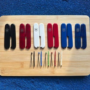 Cabos e acessórios de reposição Victorinox 84 mm, incluindo pinça e palito - Canivete suíço - Cabos para Waiter, Recruit, Walker e Sportsman