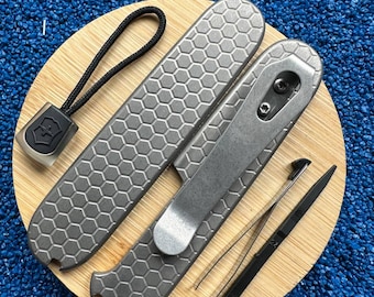 Cachas EDC de titanio con clip de bolsillo - Kit de mejora personalizado con cordón, pinzas y palillo de dientes