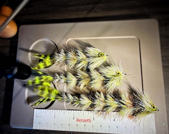 Feather Changer: White and Olive with Flash