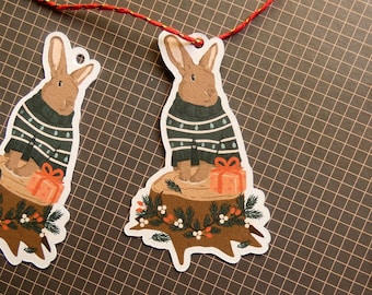 Étiquettes cadeau lapin en pull de Noël. Lot de 3. Parfait pour décorer vos paquets de Noël ou pour un cadeau hivernal.