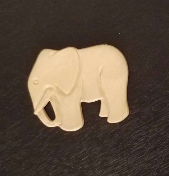 Great 70's Novelty Pin- Elephant