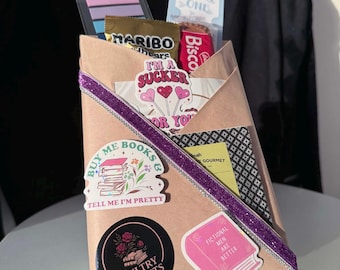 Blind Book Date Surprise – Genre Book, Coffee, Treat, Stickers