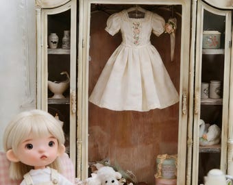 Armoire shabby chic française faite main - 6 cintres en bois INCLUS !