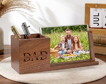 Regalos para el Día del Padre, organizador de escritorio de madera personalizado con marco de fotos, portalápices personalizado, para mamá, papá, profesor, graduación y amigo.