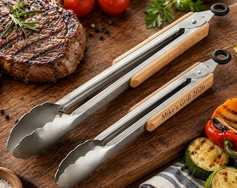 Pinzas para barbacoa grabadas, mango de madera y acero inoxidable, 3 tamaños a elegir, perfectas para acampar, bodas, fiestas familiares o con amigos.