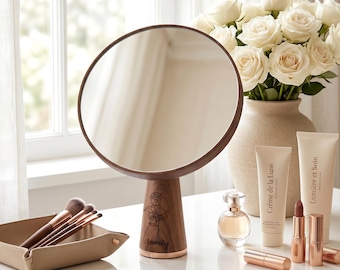 Personalisierter Holz Kosmetikspiegel, Schminkspiegel mit Gravur, Minimalistische Schreibtisch Dekoration, Brautjungfer Geschenk, Housewarming oder Hochzeitsgeschenk, Geburtstagsgeschenk