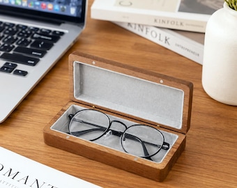 Estuche de gafas de madera hecho a mano, caja para gafas grabada con láser personalizada, accesorio de oficina de estilo rústico, regalo personalizado con nombre, regalo de cumpleaños