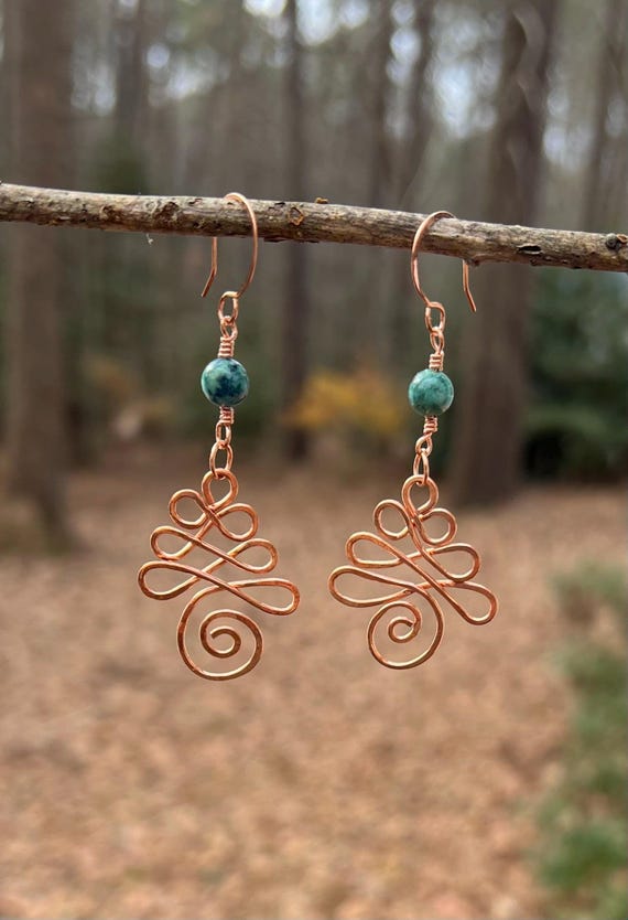 Handmade Copper Christmas Tree Earrings with Forest Green Aventurine – Wire Wrapped Holiday Earrings