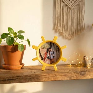 Sonne Bilderrahmen 14x14 cm – 3D gedruckter Fotorahmen – Geschenk für Familie, Freunde & andere Sonnenscheine – personalisierte Deko