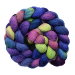 Hand dyed roving - Lleyn wool spinning fiber, 4.2 ounces - Flirting 1