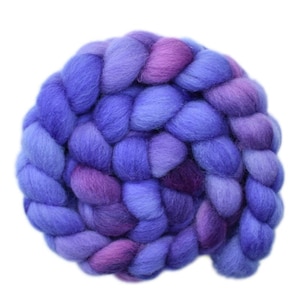 Hand dyed roving - Lleyn wool spinning fiber, 4.1 ounces - Embarrassment 1