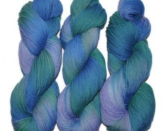 Hand dyed yarn - Merino wool yarn, DK weight, 300 yards - Veden-Haltiat