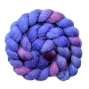 Hand dyed roving - Lleyn wool spinning fiber, 4.2 ounces - Embarrassment 2
