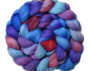 Hand dyed roving - 19μ Merino wool combed top spinning fiber - 4.1 ounces - Governing Circle 2