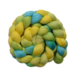 Hand dyed roving - Corriedale wool spinning fiber - 4.0 ounces - Sunny Day 1