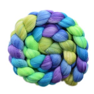 Hand dyed roving - Silk / Merino wool 20/80% spinning fiber - 4.2 ounces - Floating on the Lake 2