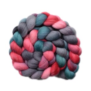 Hand Dyed roving - South American wool spinning fiber - 4.2 ounces - Wishcasting 1
