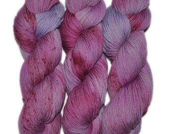 Hand dyed yarn - Merino wool yarn, DK weight, 300 yards - Sarakka
