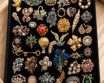 Retro Heirloom Style Brooch Mystery Box, Mixed Metal Pearl Floral Pins, Fall Accessories