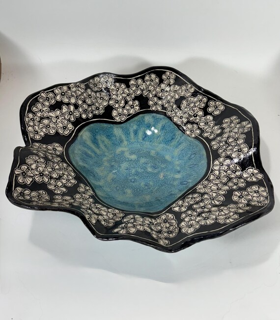 Handcarved Ceramic Flower Bowl, Sgraffito Pottery, Food Safe Glazed Decor, Functional Home Decor Piece