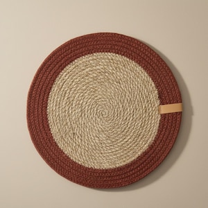 Handgewebtes Tischset aus Jute mit Terrakotta Umrandung | Runde Boho Tischset | Organisches, Modernes Esszimmer Dekor